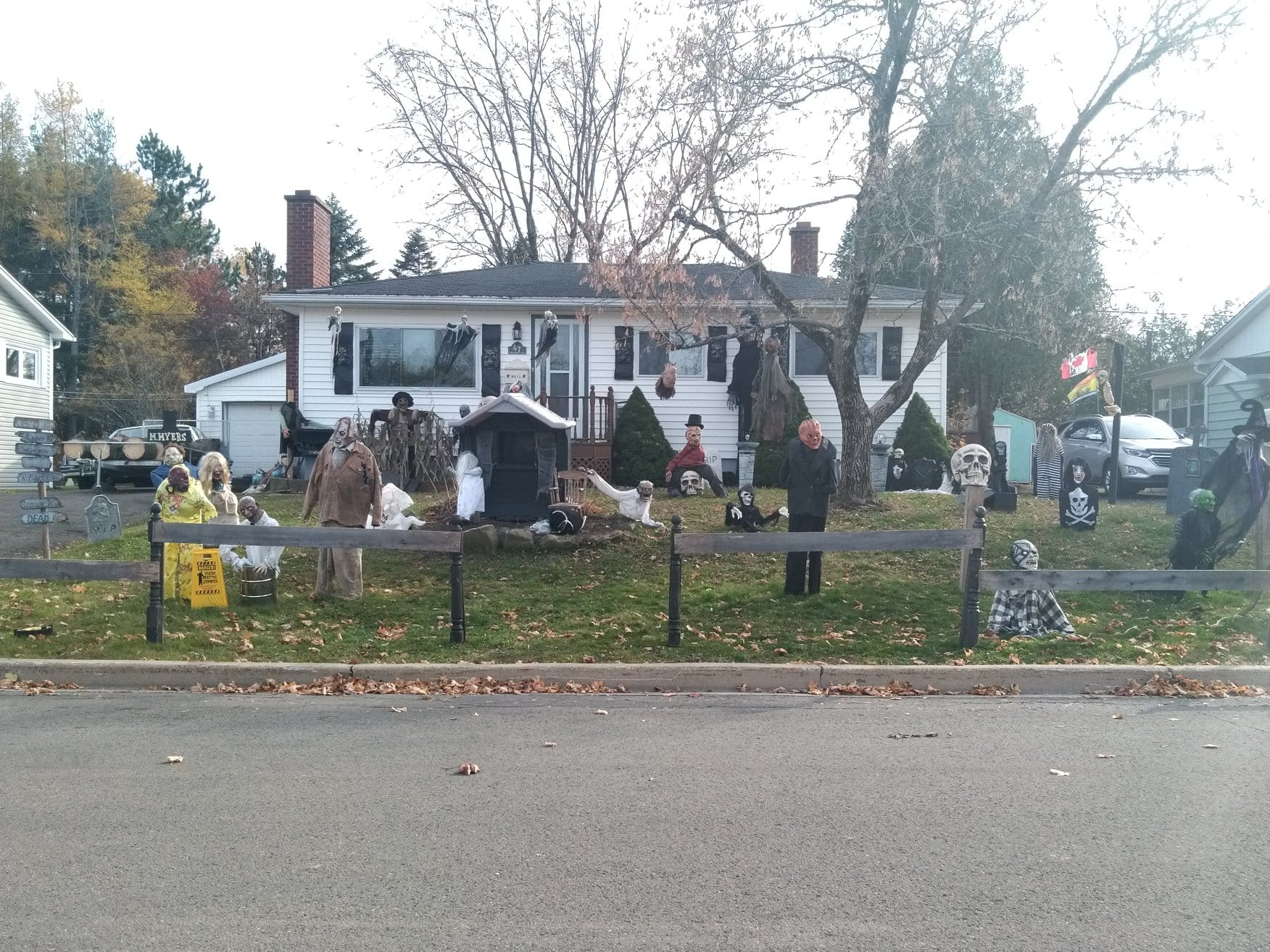Halloween Displays In Greater Moncton with Ruth Ann Swansburg